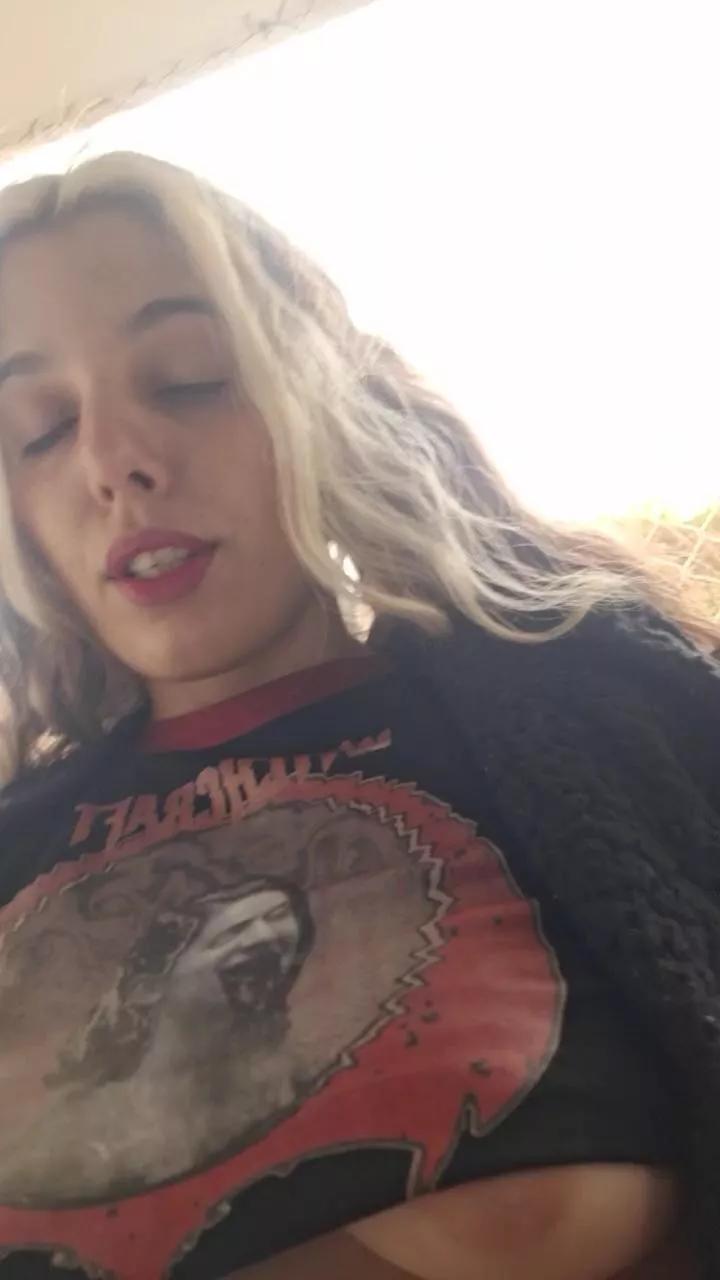 LizzieBlack on Cam4 