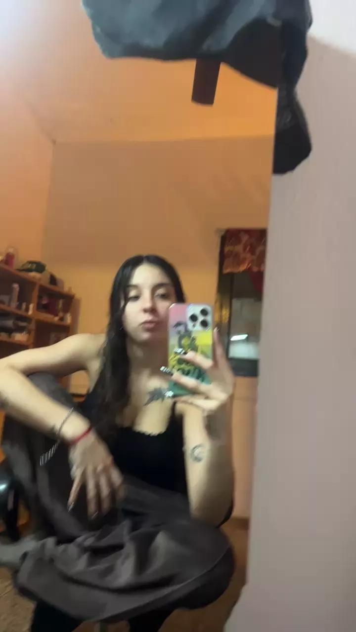 Mmaai on Cam4 