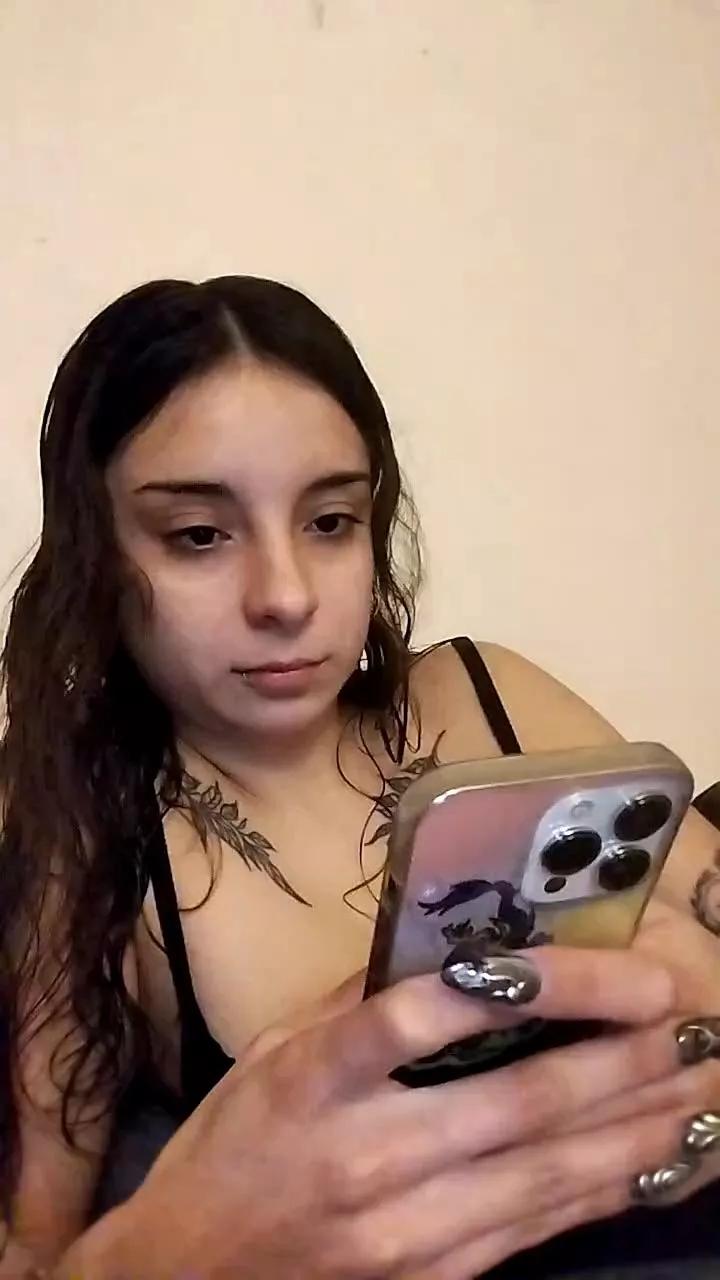Mmaai on Cam4 