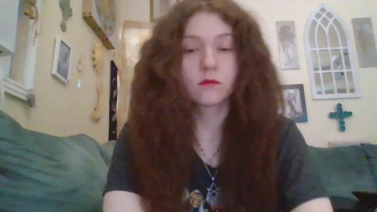 QueenCrimson on Cam4 