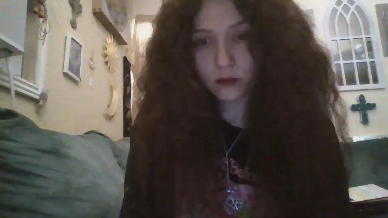 QueenCrimson on Cam4 