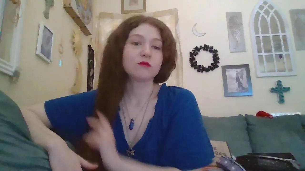 QueenCrimson on Cam4 