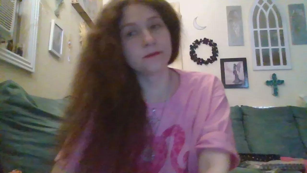 QueenCrimson on Cam4 