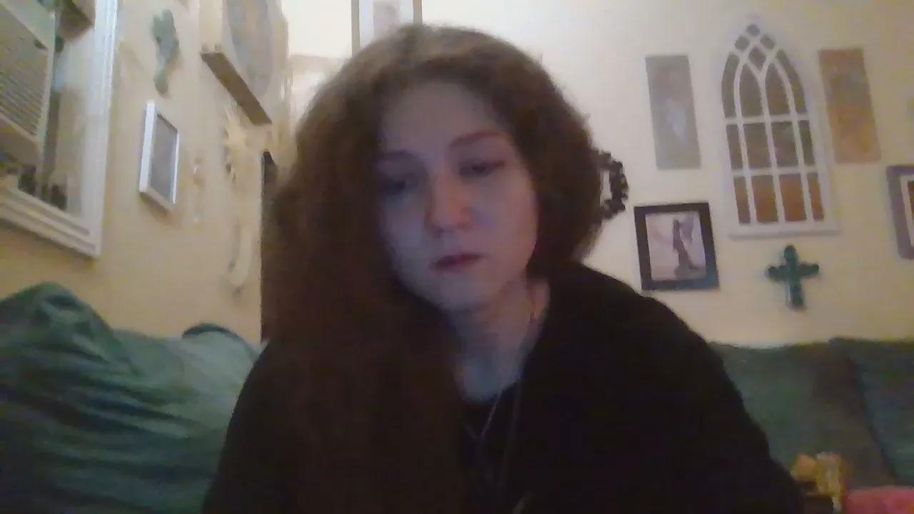 QueenCrimson on Cam4 