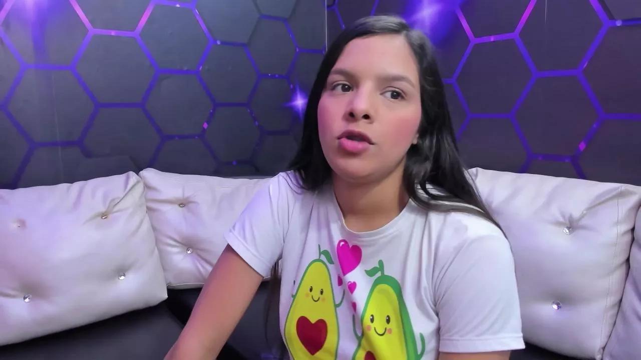 room_kiitty on Cam4 