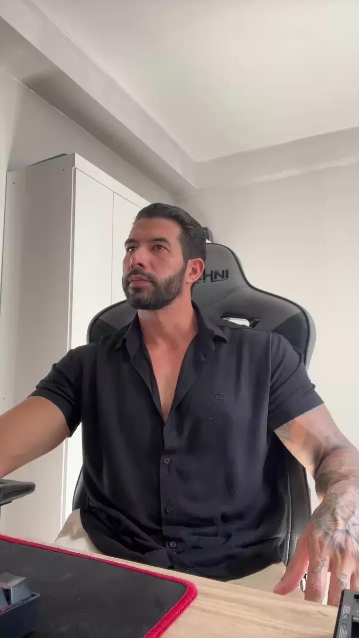 Saradoalto23 on Cam4 