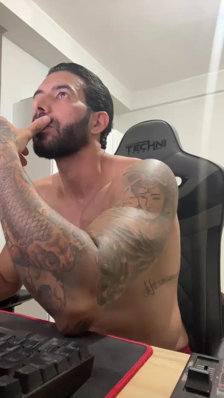 Saradoalto23 on Cam4 