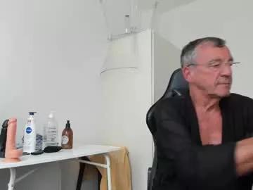 200gentleman on Chaturbate 
