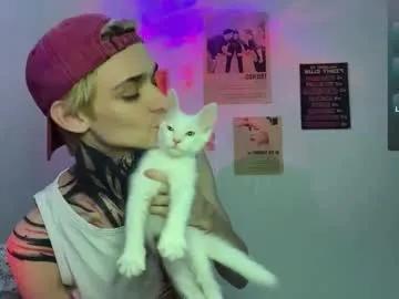 2amkiss on Chaturbate