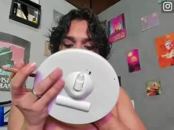 aaron_darkus on Chaturbate 