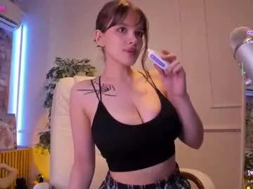 adalyn_glow on Chaturbate 