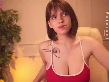 adalyn_glow on Chaturbate 