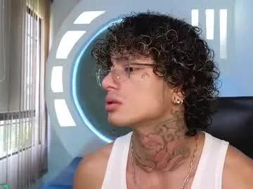 alanrodgers2_0 on Chaturbate 