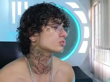 alanrodgers2_0 on Chaturbate 
