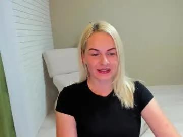 alicee__grace — Welcome to my room! #feet #mature #milf #natural #nonude