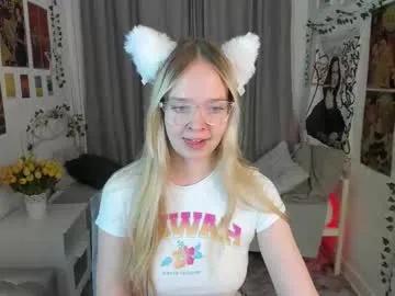 bellamontgomery — Welcome to my room! - Goal: Play with pussy in panties [77 tokens left] #skinny #daddysgirl #shy #18 #new