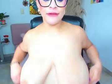 bombaneraa on Chaturbate 