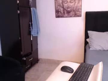 derek_group on Chaturbate 