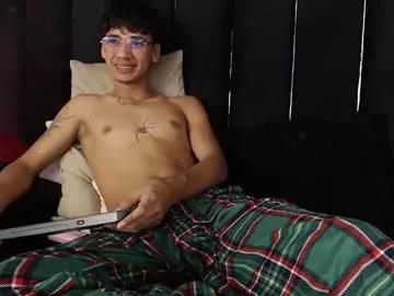 dominic_ghost — show hard cock and pree cum [333 tokens left] Welcome to my room guys!! #bigcock #hairy #muscle #18 #latino