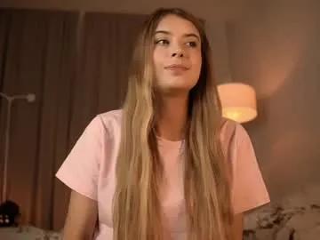 elisa_moon — take off my bra under my T-shirt  #erotic #bigboobs #18 #teen #cute [240 tokens remaining]