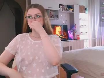 elisejays — #pregnant 27 week  Make me cum (pvt open)  Squirt shw!  Lush on!  Roll the Dice  33 tks  #happy #dildo #feet #fuckmachine #new