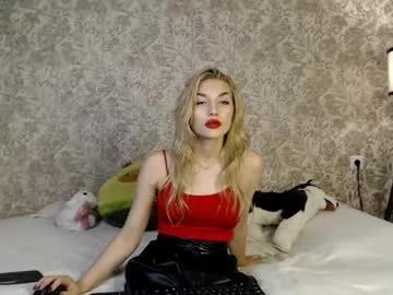 ellamilla on Chaturbate 