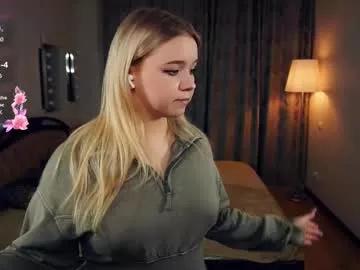 emelianae on Chaturbate 