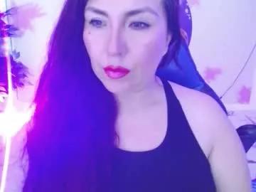 evelyn_mature19 on Chaturbate 