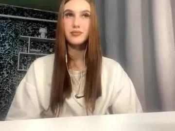 gwenmestayer — GOAL: change the t-shirt in the top with his back to the camera [174 tokens remaining] I'm new here... But I already know how to get your attention  #new #18 #bigboobs #teen #young