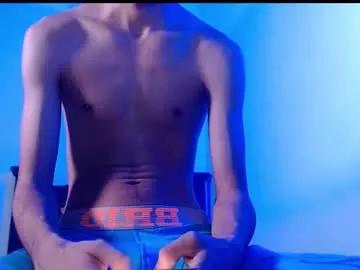 isaaclatino on Chaturbate 