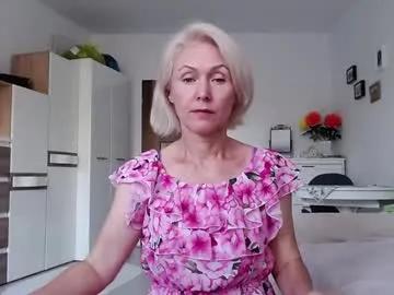 jasmin18v — Lovense is on, bra off , make me squirt if you can [363 tokens remaining]