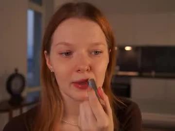 jerrybenear — My name is Molly!! I am #new and #redhead model on CB #18 #bigboobs #shy Goal: Two fingers handbra [2079 tokens remaining]