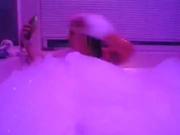 kikilovespartylights on Chaturbate 