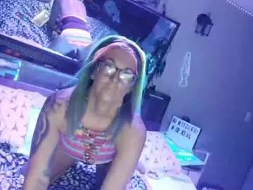 kikilovespartylights on Chaturbate 