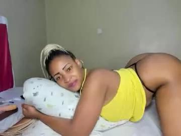kinkylyla on Chaturbate 