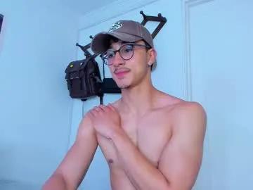 latinguyxl on Chaturbate