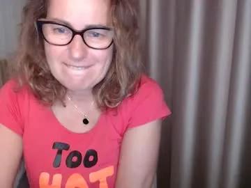 lauraoven1 on Chaturbate