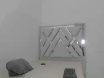leslyy_love on Chaturbate 