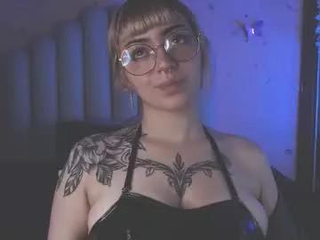lessboobs_gh on Chaturbate 