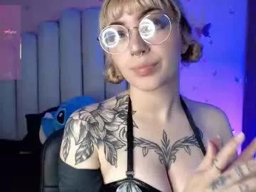 lessboobs_gh on Chaturbate 