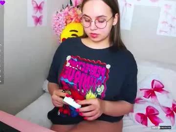 lilysweet13 on Chaturbate 