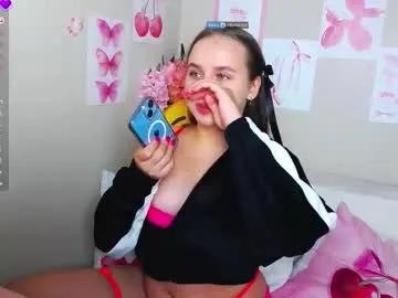 lilysweet13 on Chaturbate 