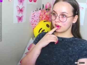 lilysweet13 on Chaturbate
