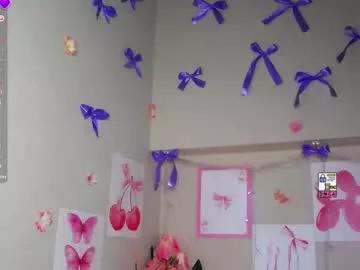 lilysweet13 on Chaturbate 