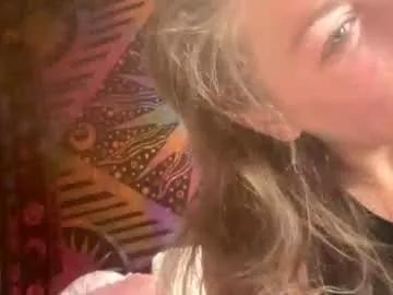 melli23 on Chaturbate 