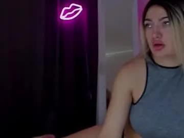 mikkishows on Chaturbate 