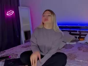 mikkishows on Chaturbate 