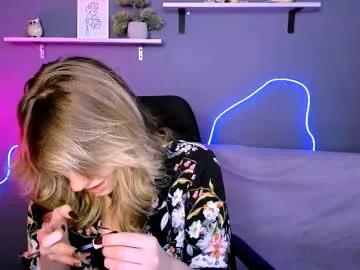 miriam_crazy — GOAL: new headphones [999 tokens remaining] Welcome to my room!  #cute #c2c #18 #lovense #nonude