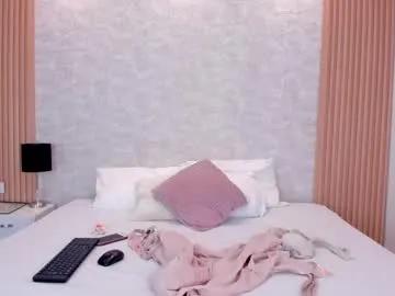 naomycollins__ on Chaturbate