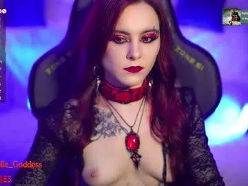 nelle_ on Chaturbate 